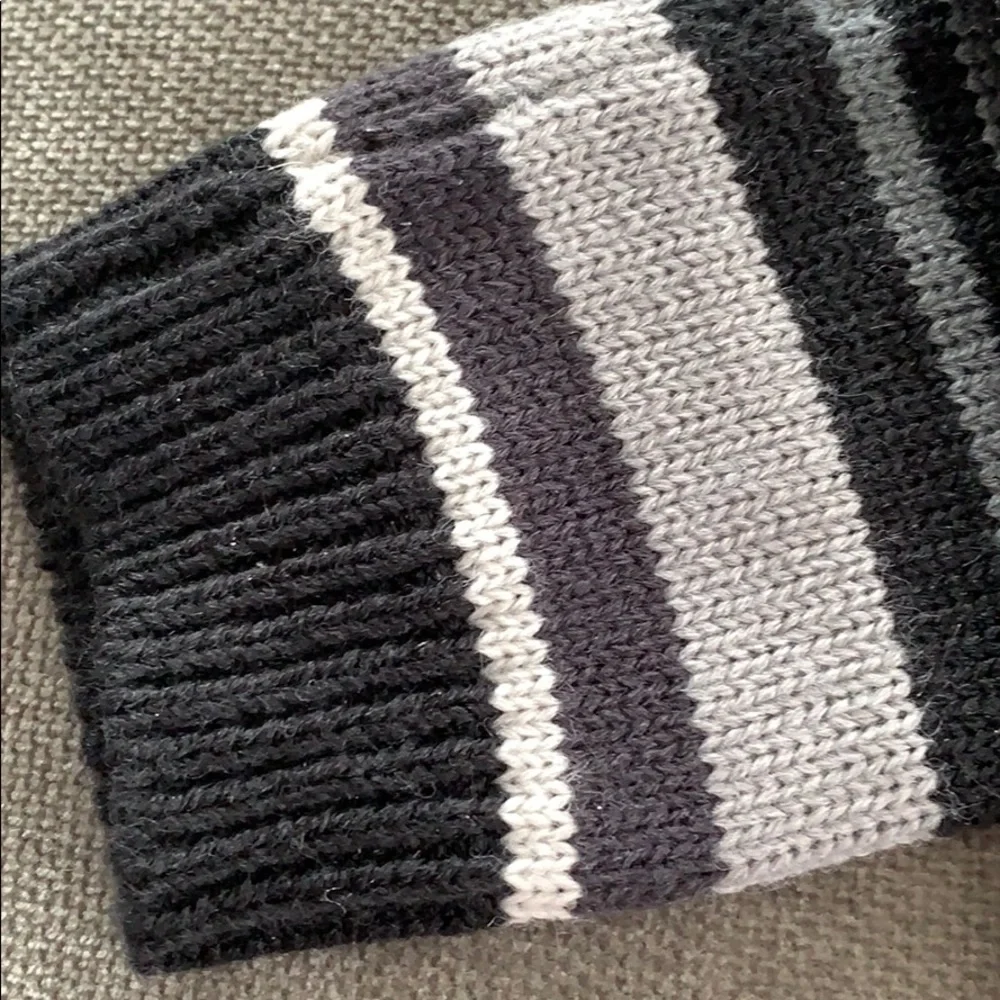 Kensie striped knit gloves.